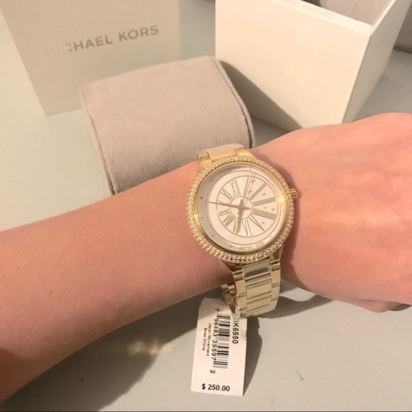 LAST 1 ⭐️ Authentic MK Taryn Crystal Watch - Picture 5 of 7